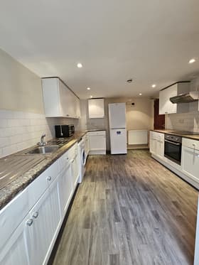 24 Estcourt Terrace, Leeds